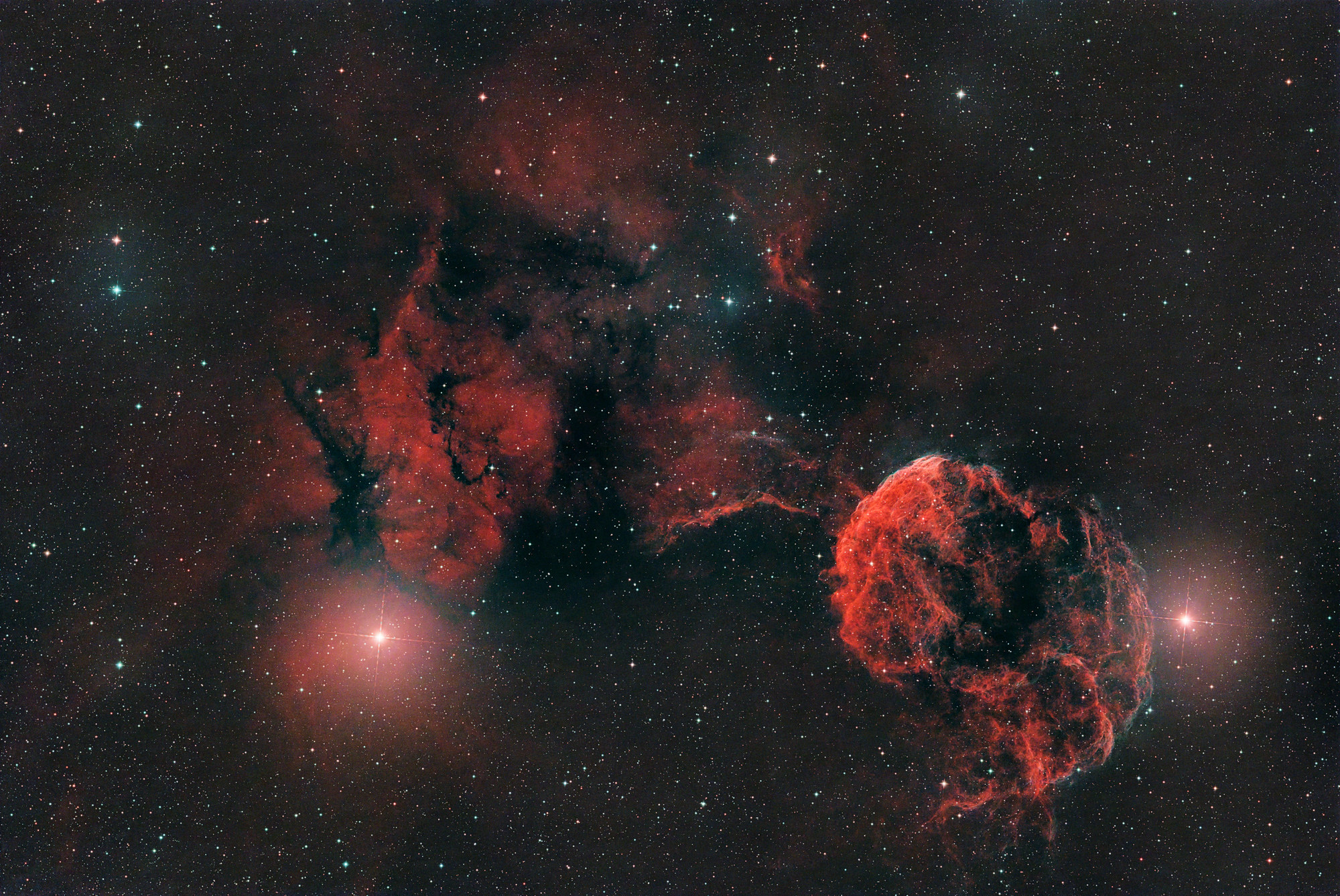 IC 443 (Sh2-248) oder Quallennebel ist ein galaktischer Supernova-Überrest im Sternbild Zwillinge nahe dem Stern Eta Geminorum.